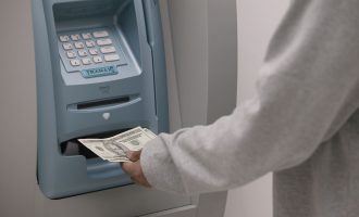 黑客怎么让让印度ATM机吐钱？靠它